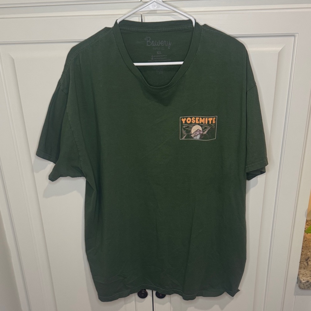 Buvery Dark Green Yosemite Graphic Men's Tee